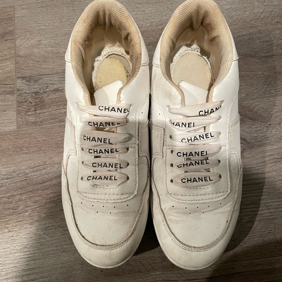 Urban Planet Sneakers with Chanel ribbon as shoelace. REALLY TIGHT - Picture 2 of 5